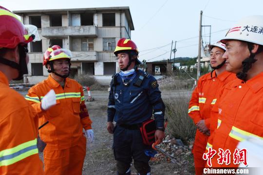 通過此次演練，進一步檢驗了部隊實戰(zhàn)能力，增強了官兵自信心。　吳壽臣 攝